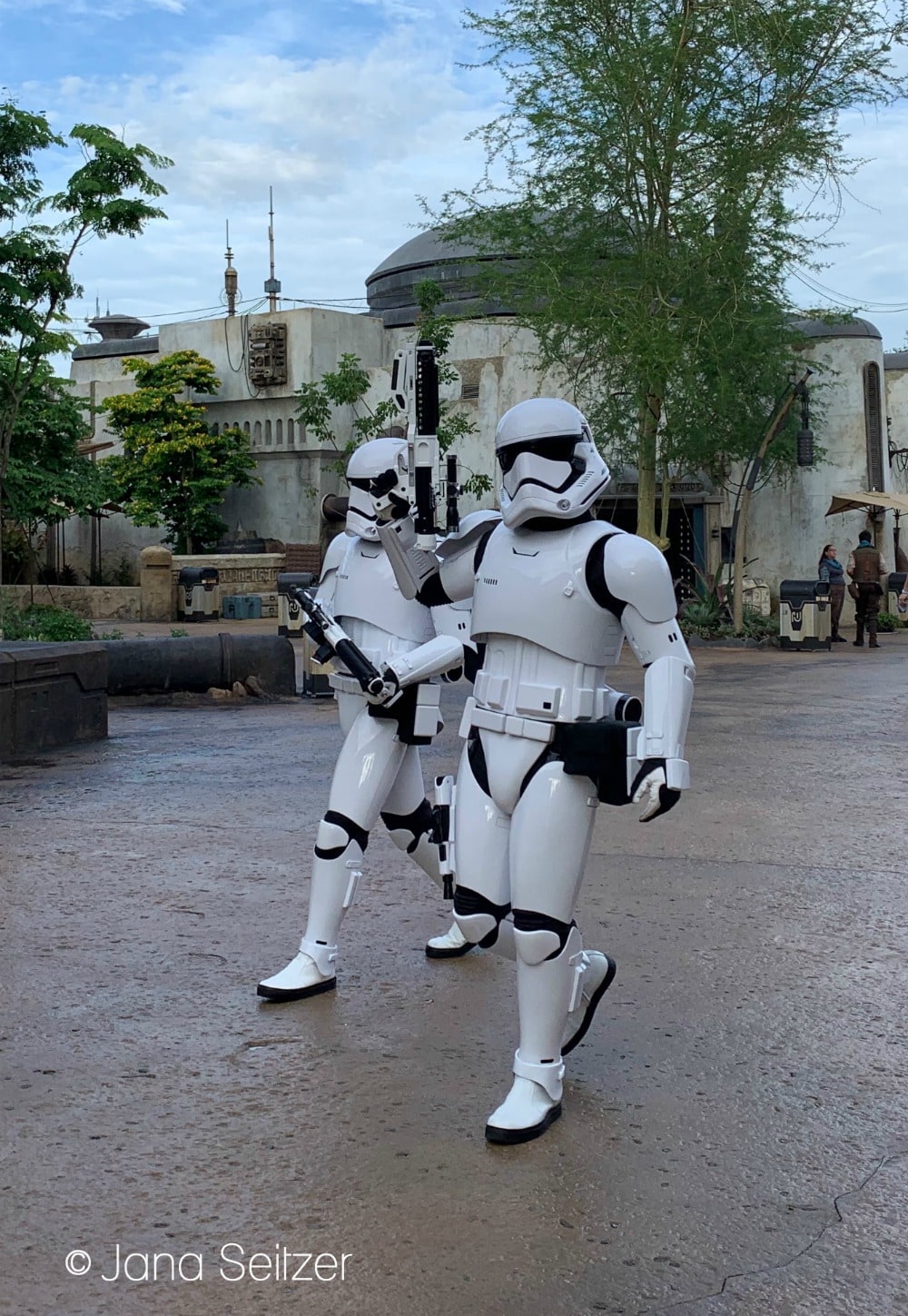 14 Phrases to Know Before You Visit Star Wars Galaxy's Edge » Whisky ...